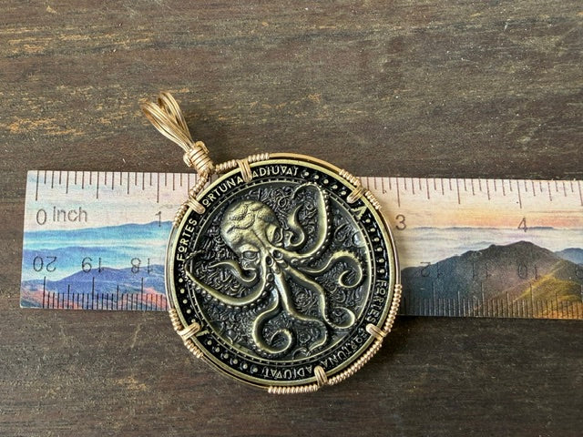 TheKraken Chip in Gold