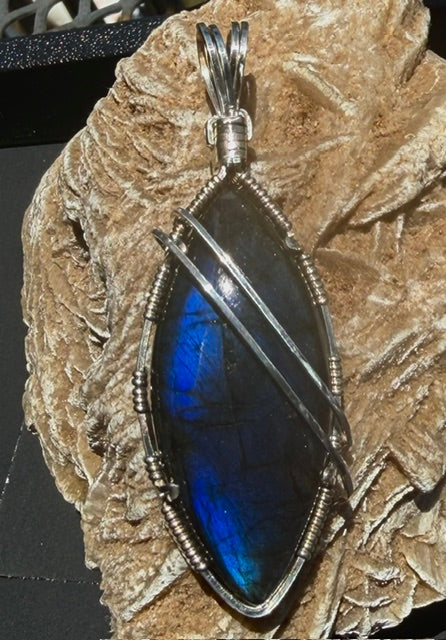 African Labradorite in Silver -- ShockingBlu