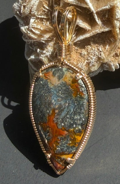 Wings -- Marcasite in Agate in Gold