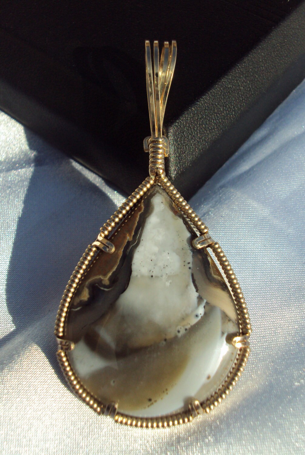 Priday Plume Agate in Gold -- DuneShower