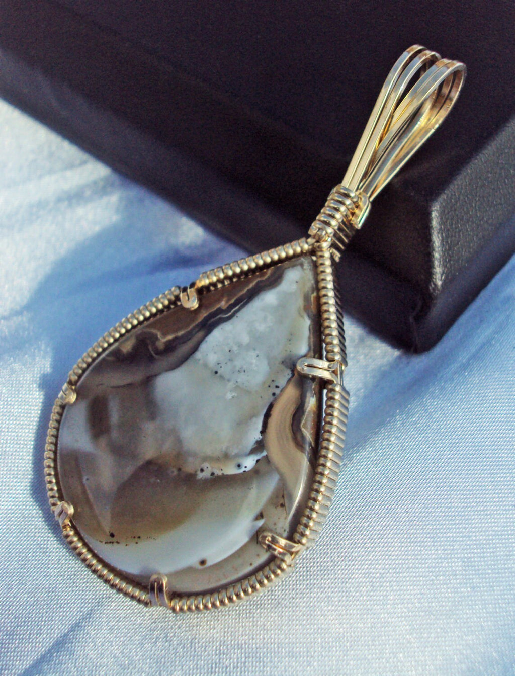 Priday Plume Agate in Gold -- DuneShower