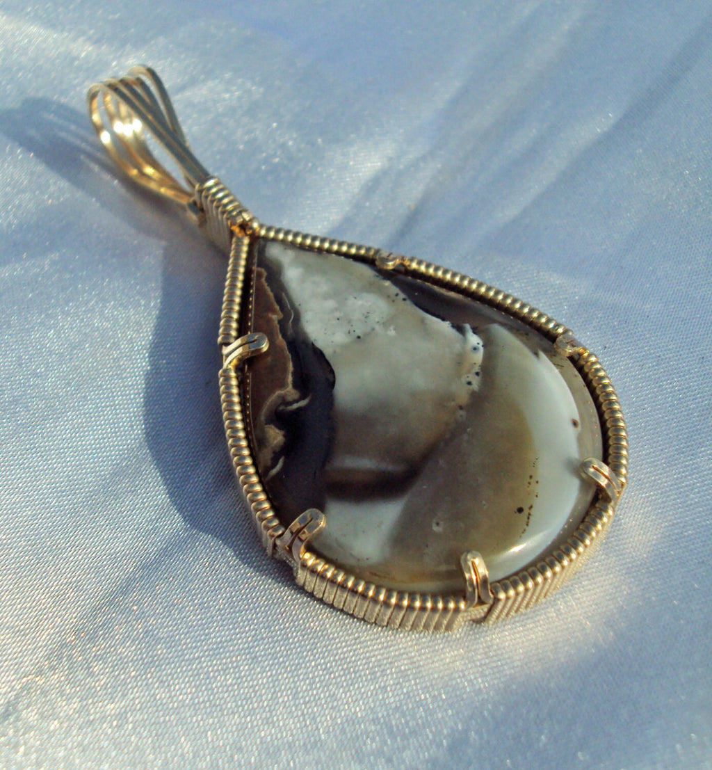 Priday Plume Agate in Gold -- DuneShower
